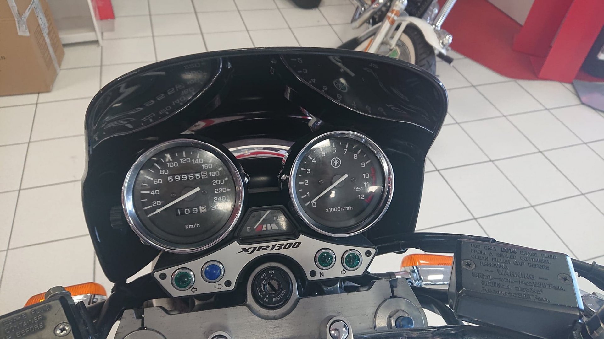 yamaha xjr1300 - CHALONS EN CHAMPAGNE