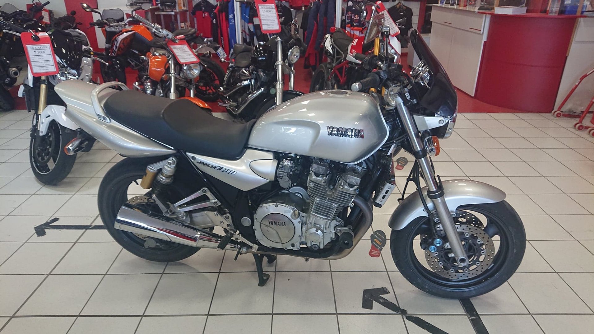 yamaha xjr1300 - CHALONS EN CHAMPAGNE