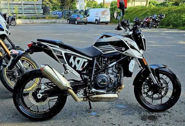 HONDA CB750 Hornet 750 CB ACTION MOTO  HAUCONCOURT 