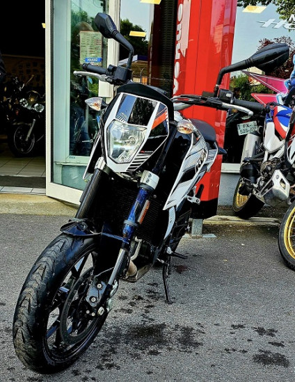 KTM DUKE 690 - CHALONS EN CHAMPAGNE