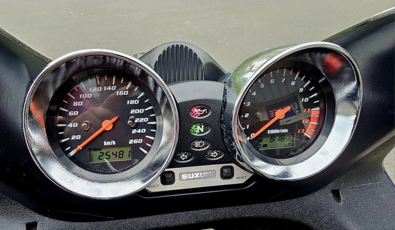 SUZUKI GSF BANDIT 1200 - CHALONS EN CHAMPAGNE